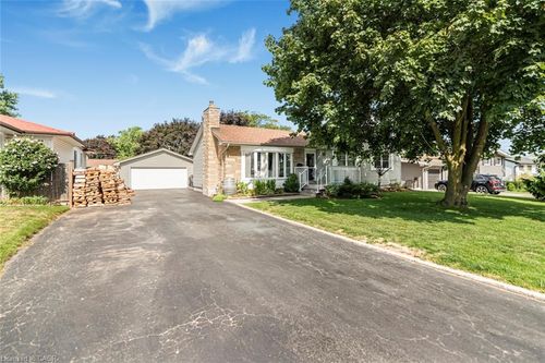 8 Craig Blvd, Grimsby, ON, L3M4C1 | Card Image