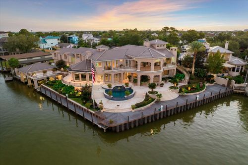 112 Bayou Ln, Kemah, TX, 77565-2660 | Card Image