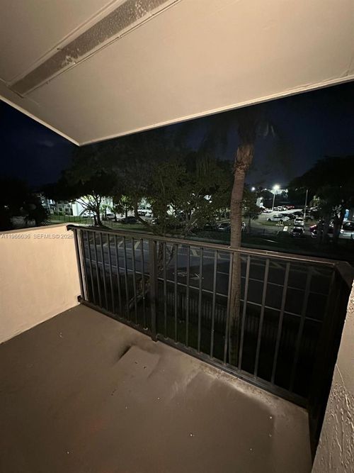 apt-309-7160 Nw 179th St, Hialeah, FL, 33015-5482 | Card Image