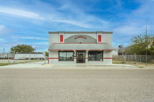 417 E Avenue B, Robstown, TX, 78380-3342 | Card Image