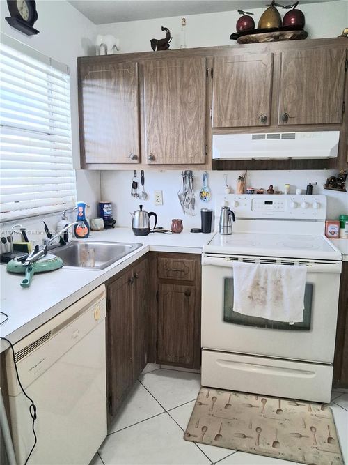 apt-310-8590 Sunrise Lakes Blvd, Sunrise, FL, 33322-1472 | Card Image