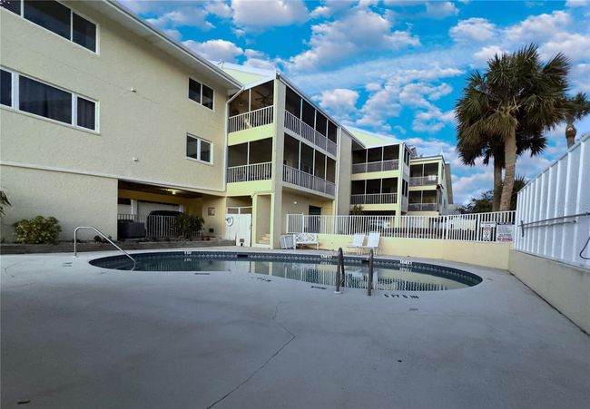 APT-10 - 109 Bayshore Rd, Condo with 2 bedrooms, 2 bathrooms and null parking in Nokomis FL | Image 41