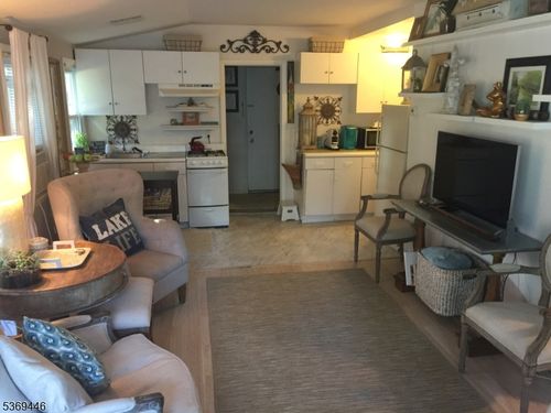 apt-3-28 Mohawk Ave, Sparta, NJ, 07871-1833 | Card Image