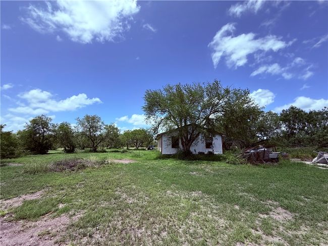 5742 Hidden Valley Loop, House other with 3 bedrooms, 2 bathrooms and null parking in Sandia TX | Image 15
