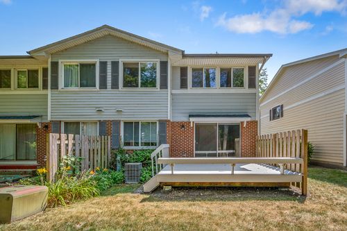 834 Swallow St, Deerfield, IL, 60015-3651 | Card Image