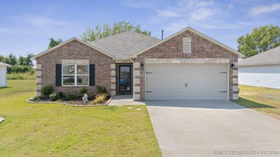 14410 N 73rd Avenue E, House other with 3 bedrooms, 2 bathrooms and null parking in Collinsville OK | Image 1