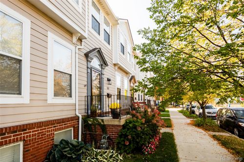 1353 Bagley St, Detroit, MI, 48226-1004 | Card Image