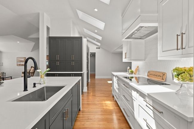 7 Bishops Ln, House other with 3 bedrooms, 5 bathrooms and 4 parking in Lynnfield MA | Image 12