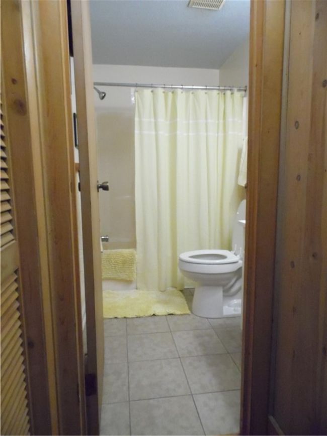 UNIT-3 - 600 Captains Cove Ct, Condo with 2 bedrooms, 1 bathrooms and null parking in Salem SC | Image 4