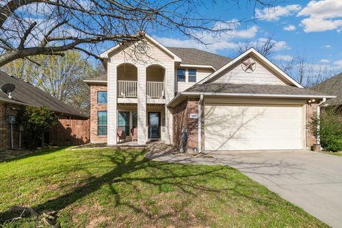 1103 Vintage Ave, Gainesville, TX, 76240-5944 | Card Image