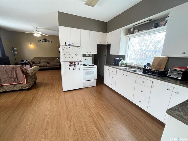 141 Pacific Ave, House other with 3 bedrooms, 2 bathrooms and 2 parking in Kerrobert SK | Image 4