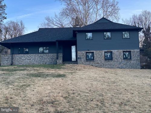 713 Woodfield Rd, VILLANOVA, PA, 19085-1823 | Card Image