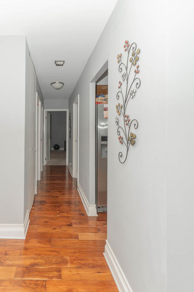 APT-210 - 3801 Appian Way, Home with 3 bedrooms, 2 bathrooms and null parking in Glenview IL | Image 12
