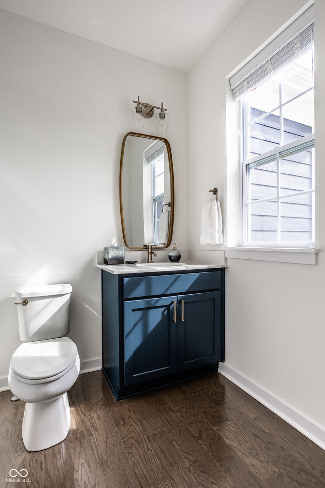 Powder room (main floor) | Image 23