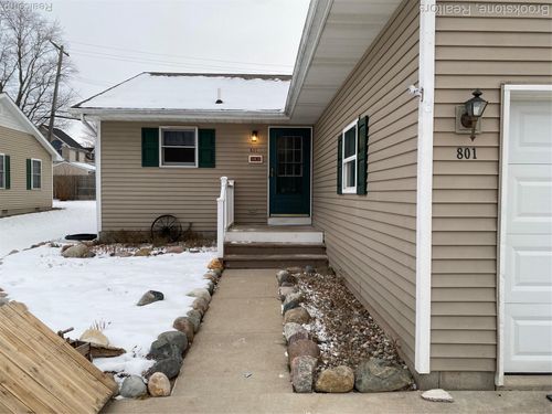 801 S 15th St, Saint Clair, MI, 48079-5200 | Card Image