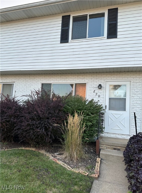 Ivy Ln, Painesville, OH 44077