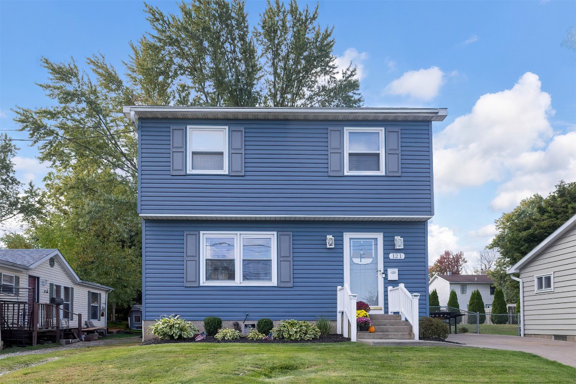 Clayton Ave, Erie, PA 16509