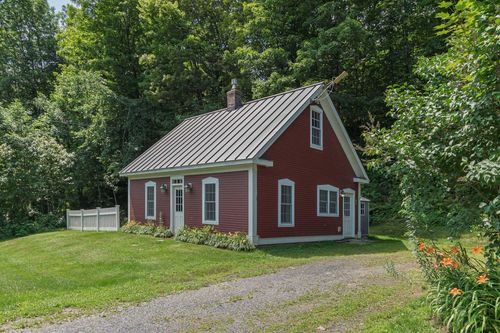 425 Nebraska Valley Rd, Stowe, VT, 05672-4701 | Card Image