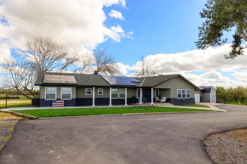 10606 Pioneer Avenue, Oakdale, CA, 95361 | Card Image