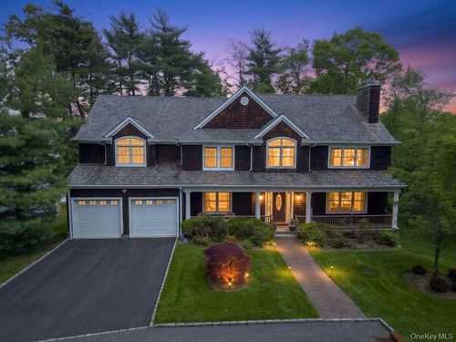 899 Harbor View Rd, Oyster Bay, NY, 11771-1111 | Card Image