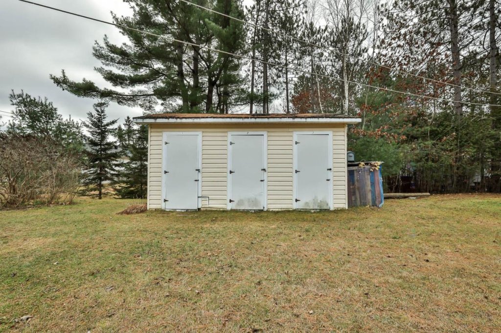 Residential Lease in Val-des-Bois 5