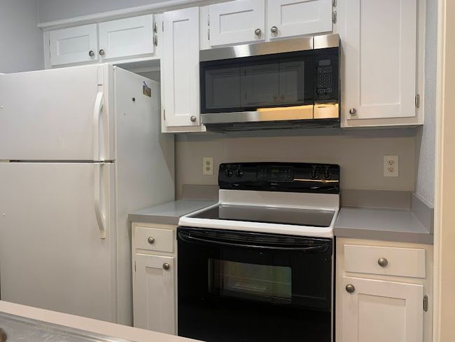 APT-255 - 5100 Verde Valley Ln, Condo with 2 bedrooms, 2 bathrooms and null parking in Dallas TX | Image 14