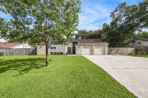 407 Colonial Dr, Friendswood, TX, 77546-4024 | Card Image