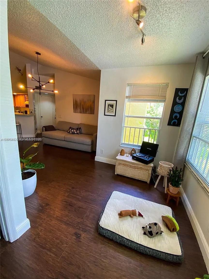 Residential Lease in Sunrise 5