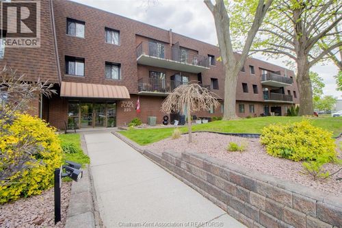 212-225 Campus Pky, Chatham, ON, N7L4X2 | Card Image