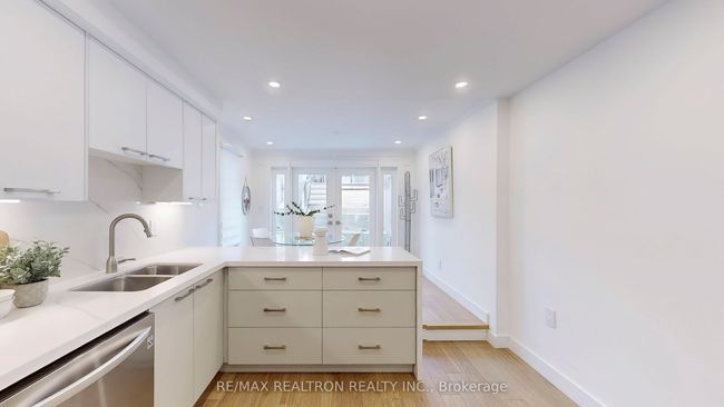 92 Walpole Ave, House attached with 2 bedrooms, 1 bathrooms and null parking in Toronto ON | Image 14
