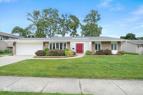6509 Taylor Dr, Woodridge, IL, 60517-1320 | Card Image
