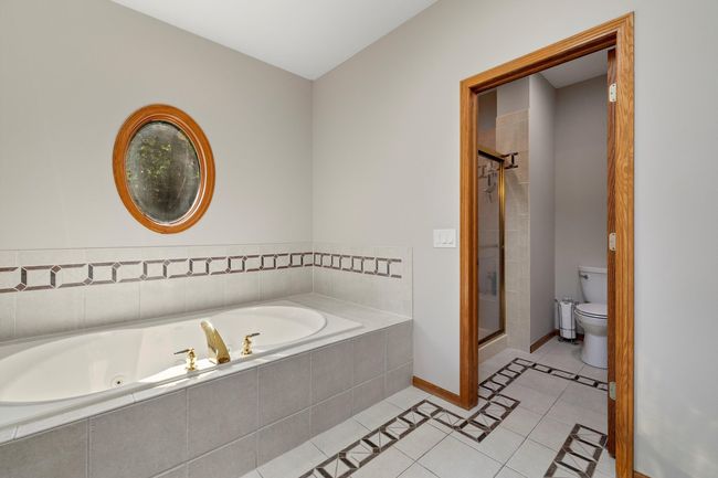 10605 Red Hawk Ln, House other with 5 bedrooms, 4 bathrooms and 3 parking in Spring Grove IL | Image 27