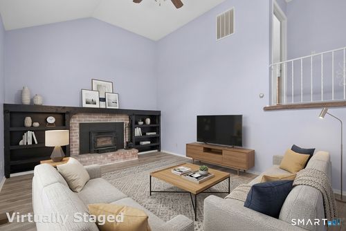 6 Paugussett Rd, Sandy Hook, CT, 06482-1543 | Card Image