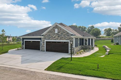 2125 Bluestem Dr, Waukesha, WI, 53188-5762 | Card Image