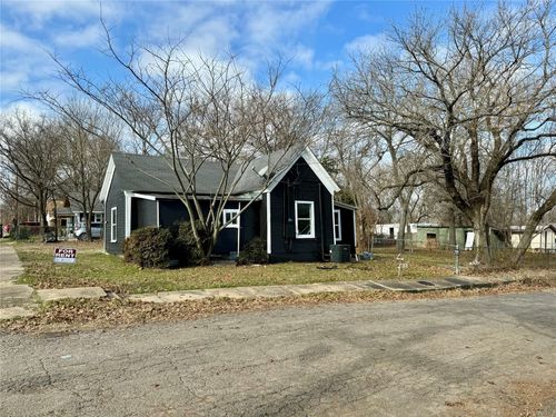 400 S 4th St, Bonham, TX, 75418-4713 | Card Image