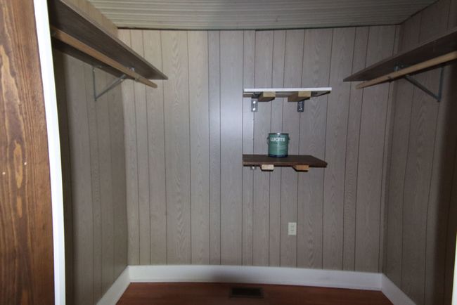307 S Douglas St, House other with 3 bedrooms, 1 bathrooms and 4 parking in Villa Grove IL | Image 13