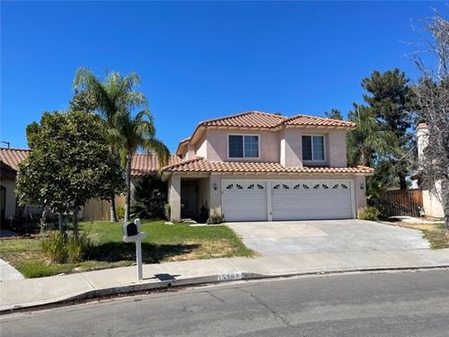 15905 Oro Glen Dr, Moreno Valley, CA, 92551 | Card Image