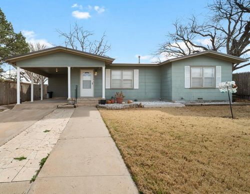 1600 E 17th St, Big Spring, TX, 79720-4945 | Card Image
