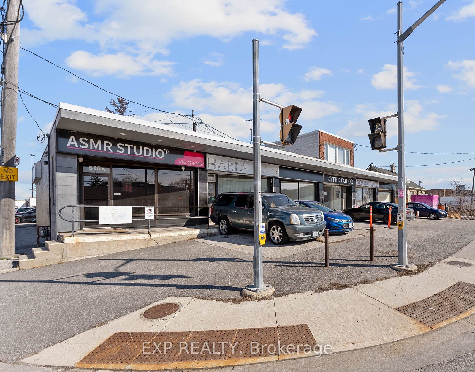 Commercial Lease in Toronto W06
