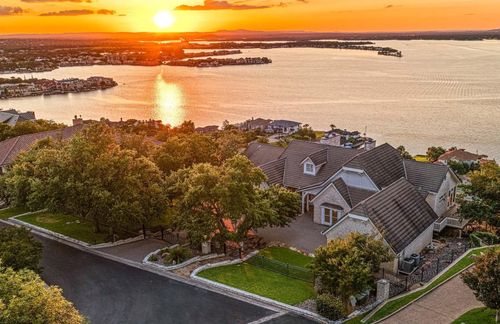 105 Dalton Cir, Horseshoe Bay, TX, 78657-6704 | Card Image