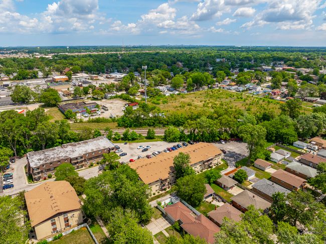 APT-1E - 18361 Glen Oak Ave, Condo with 2 bedrooms, 1 bathrooms and 1 parking in Lansing IL | Image 20