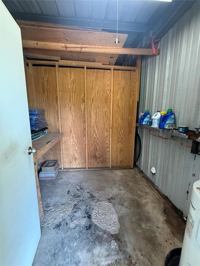 Laundry Room in Garage | Image 35