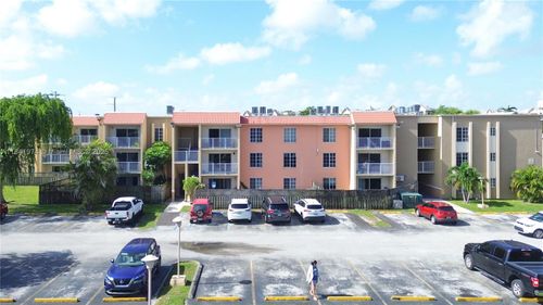 apt-307-5231 Geneva Way, Doral, FL, 33166-4623 | Card Image
