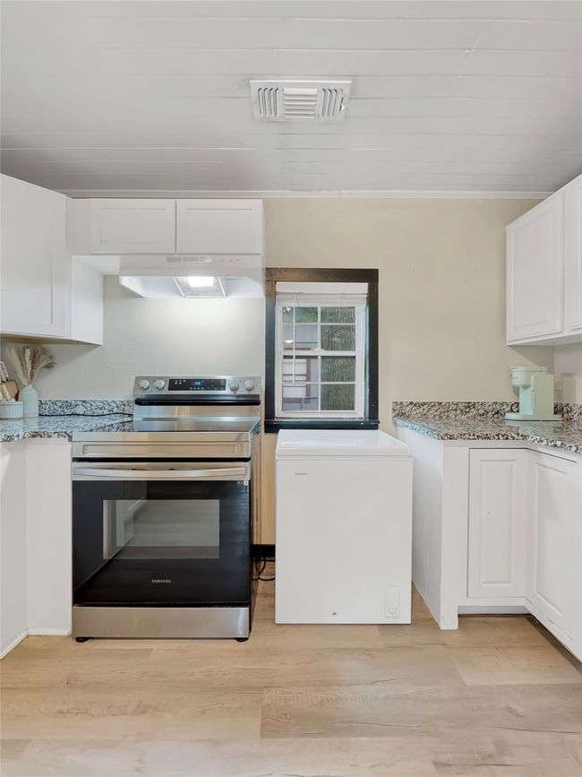 604 Maple St, House other with 2 bedrooms, 1 bathrooms and null parking in Howe TX | Image 8