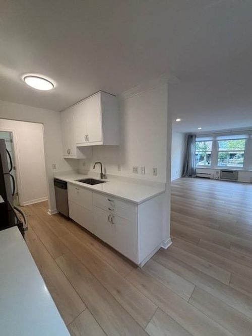 apt-104-821 Douglas Ave, Minneapolis, MN, 55403-3119 | Card Image
