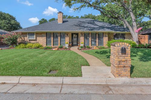 4608 Branchview Dr, Arlington, TX, 76017-1313 | Card Image