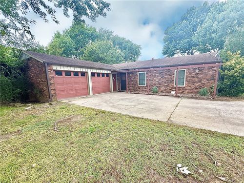 1711 University Dr, Russellville, AR, 72801-3209 | Card Image