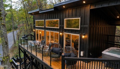 2338 Willow Ln, Sevierville, TN, 37862-8608 | Card Image