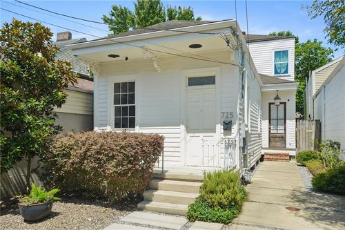 725 Robert St, New Orleans, LA, 70115-1742 | Card Image