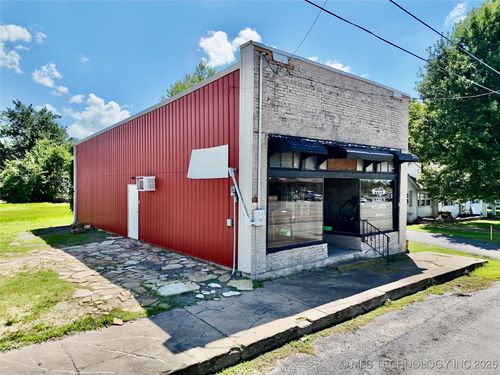 202 W Main St, Adair, OK, 74330-3260 | Card Image